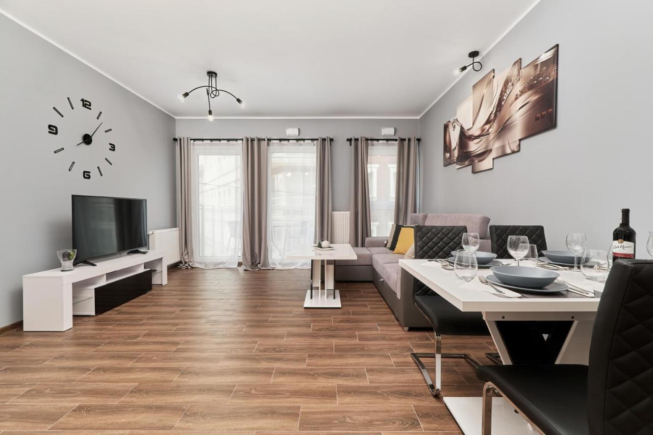 Apartments Wroclaw Jana Pawla II With Free Parking Wroclaw By Noclegi Renters Dış mekan fotoğraf