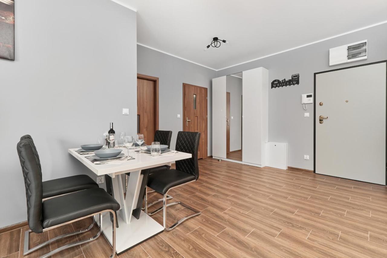 Apartments Wroclaw Jana Pawla II With Free Parking Wroclaw By Noclegi Renters Dış mekan fotoğraf