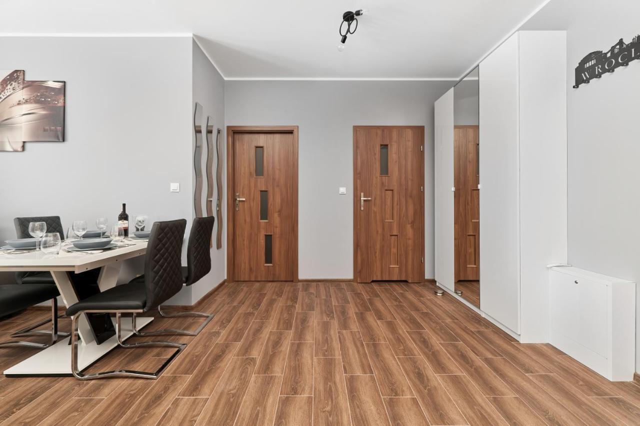 Apartments Wroclaw Jana Pawla II With Free Parking Wroclaw By Noclegi Renters Dış mekan fotoğraf